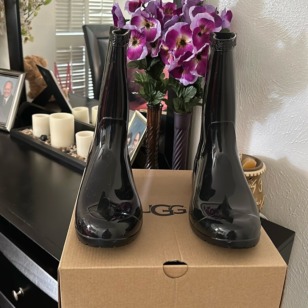 UGG Sienna Boots